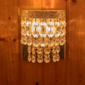 Wandlampe mit Zierband